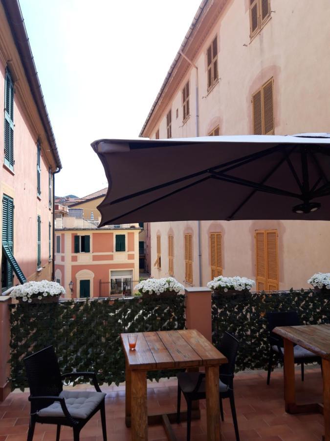 La Terrazza Acomodação com café da manhã Varazze Exterior foto